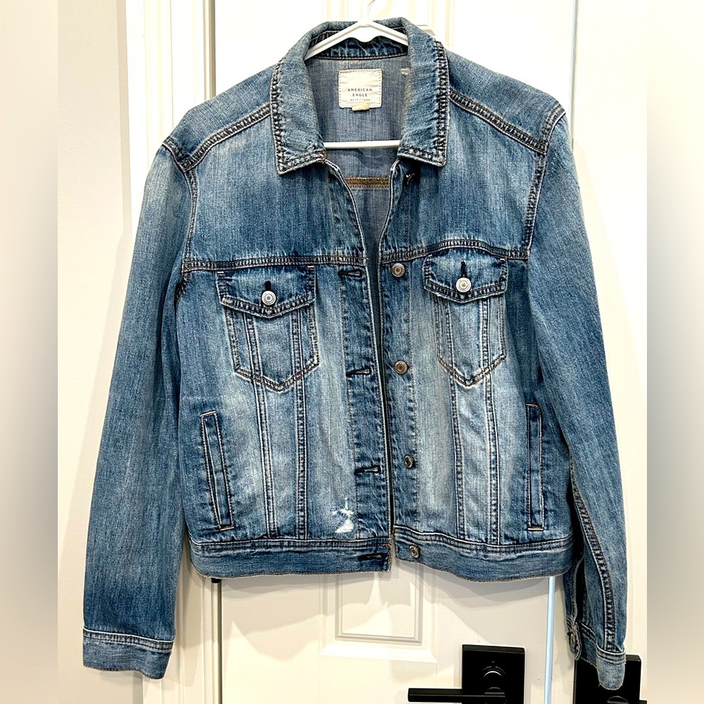 American Eagle Distressed Jean Button Down Jacket Size Medium